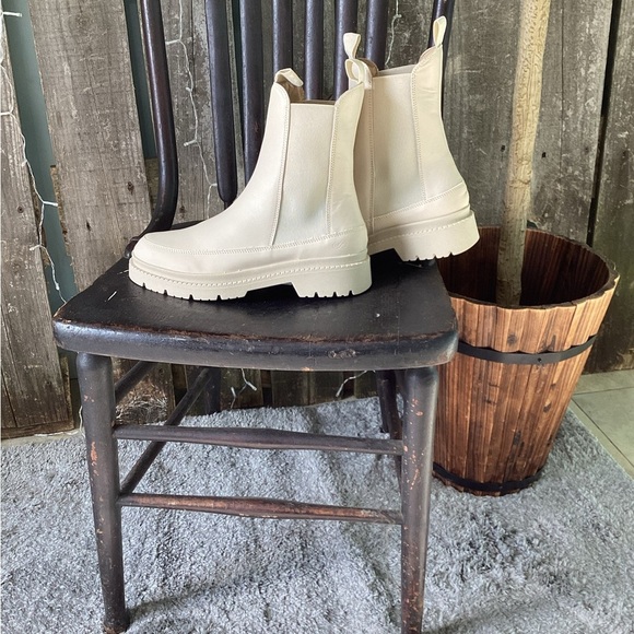 NWT Women’s CALIA Peyton Chelsea Boots Ivory- Size 11 - Picture 1 of 7